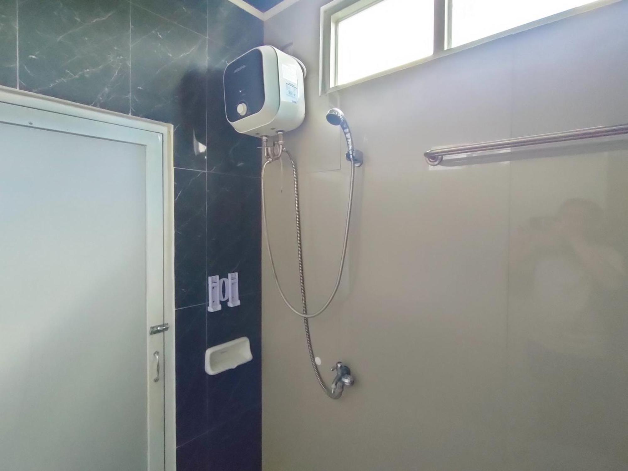 Reddoorz Syariah Near Stasiun Wates Hotel Wates  Bagian luar foto