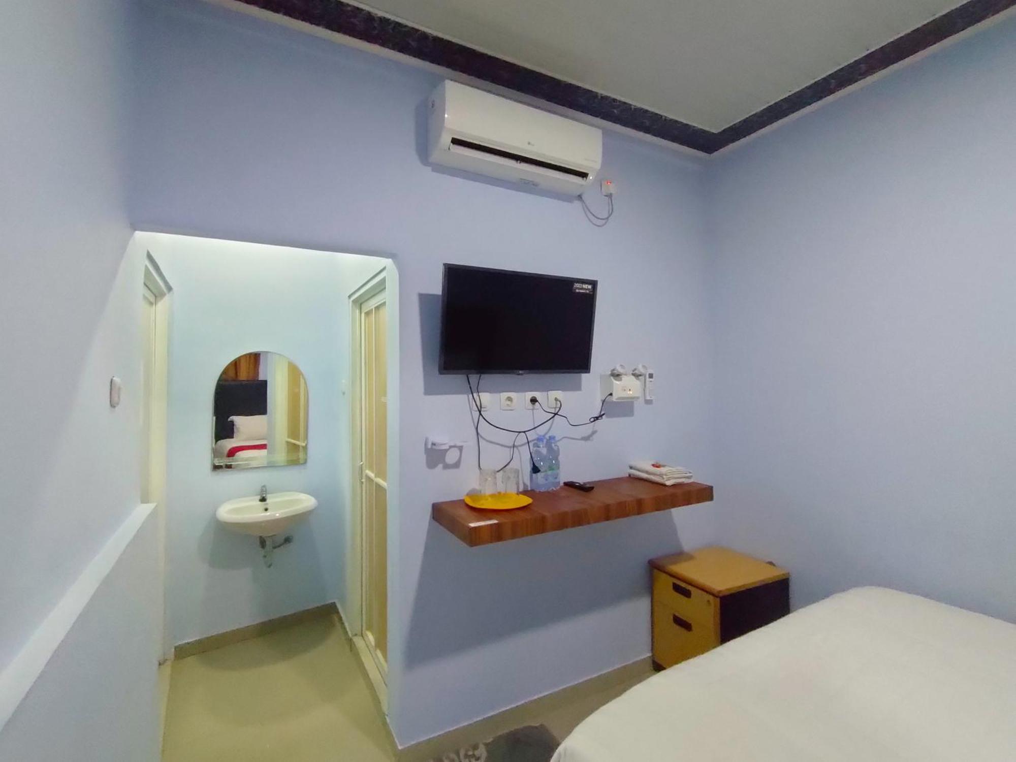 Reddoorz Syariah Near Stasiun Wates Hotel Wates  Bagian luar foto
