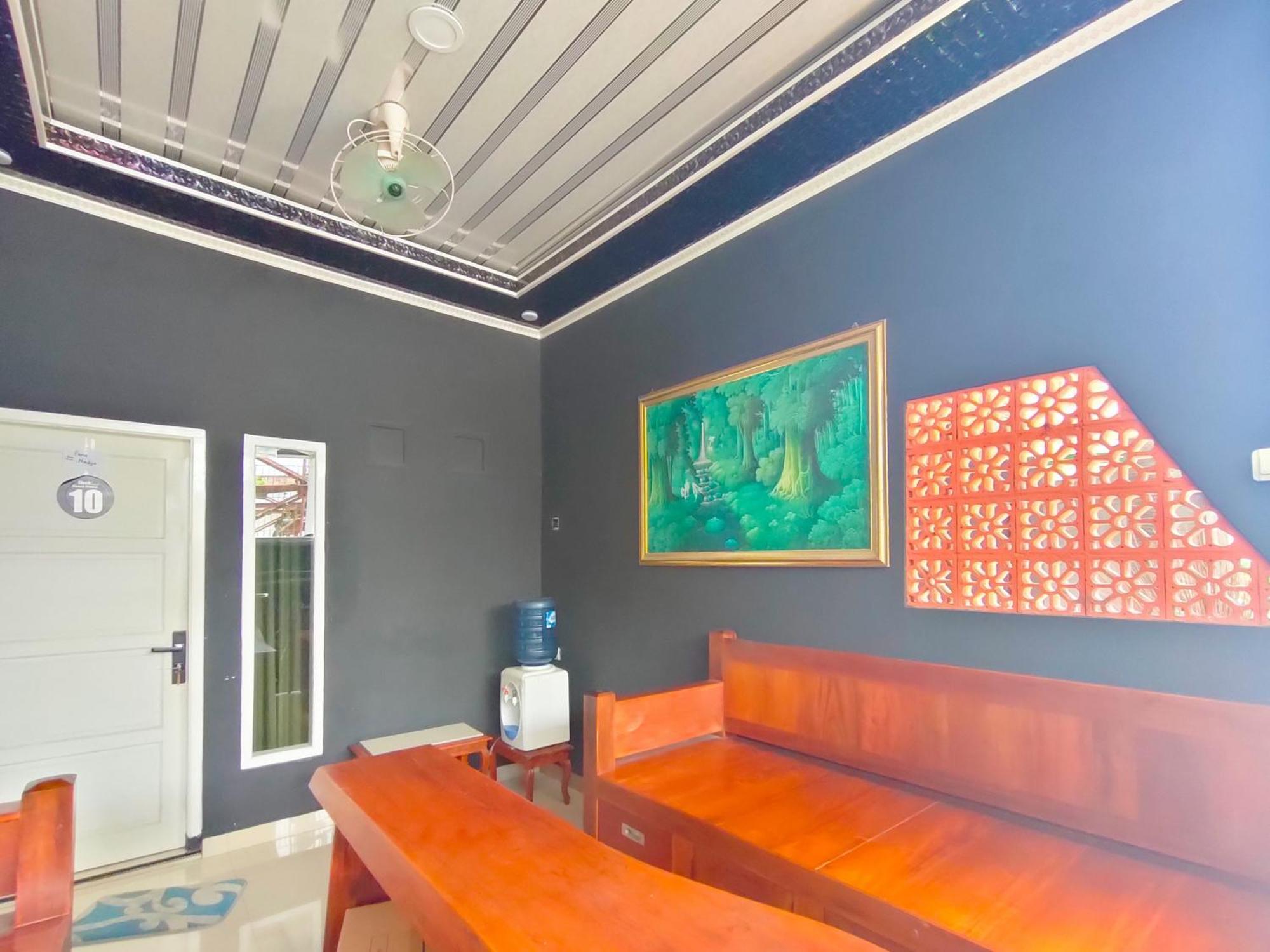 Reddoorz Syariah Near Stasiun Wates Hotel Wates  Bagian luar foto