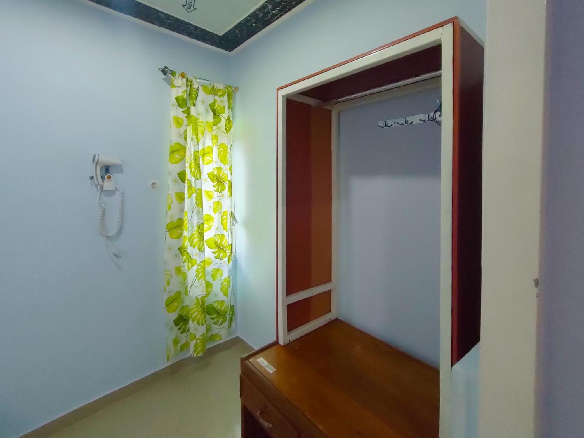 Reddoorz Syariah Near Stasiun Wates Hotel Wates  Bagian luar foto